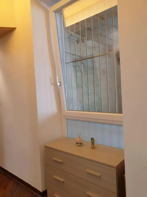 Apartamento Lovely 11 Guests Flat, Via Tribunali, City Center! Nápoles