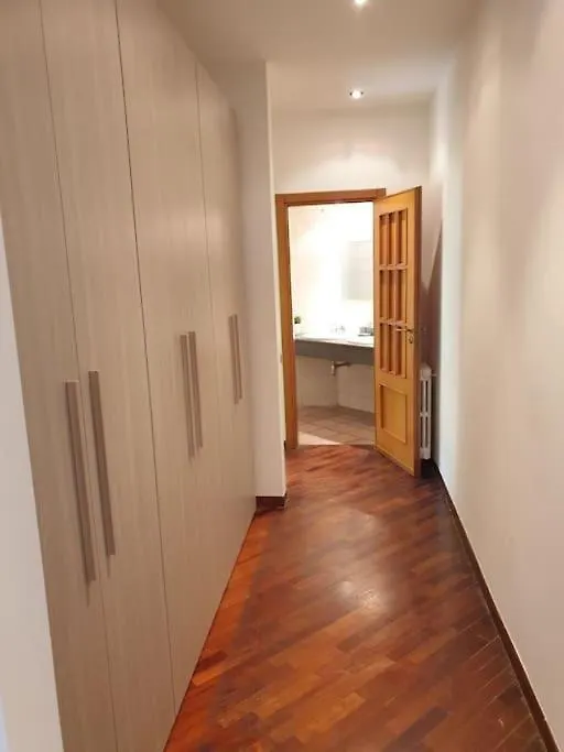 Lovely 11 Guests Flat, Via Tribunali, City Center! Nápoles 0*,  Italia