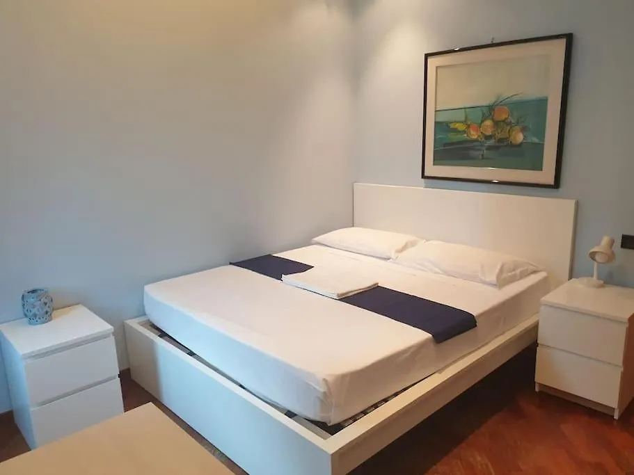 Apartamento Lovely 11 Guests Flat, Via Tribunali, City Center! Nápoles Italia