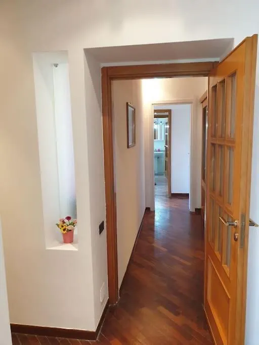 Lovely 11 Guests Flat, Via Tribunali, City Center! Nápoles 0*,
