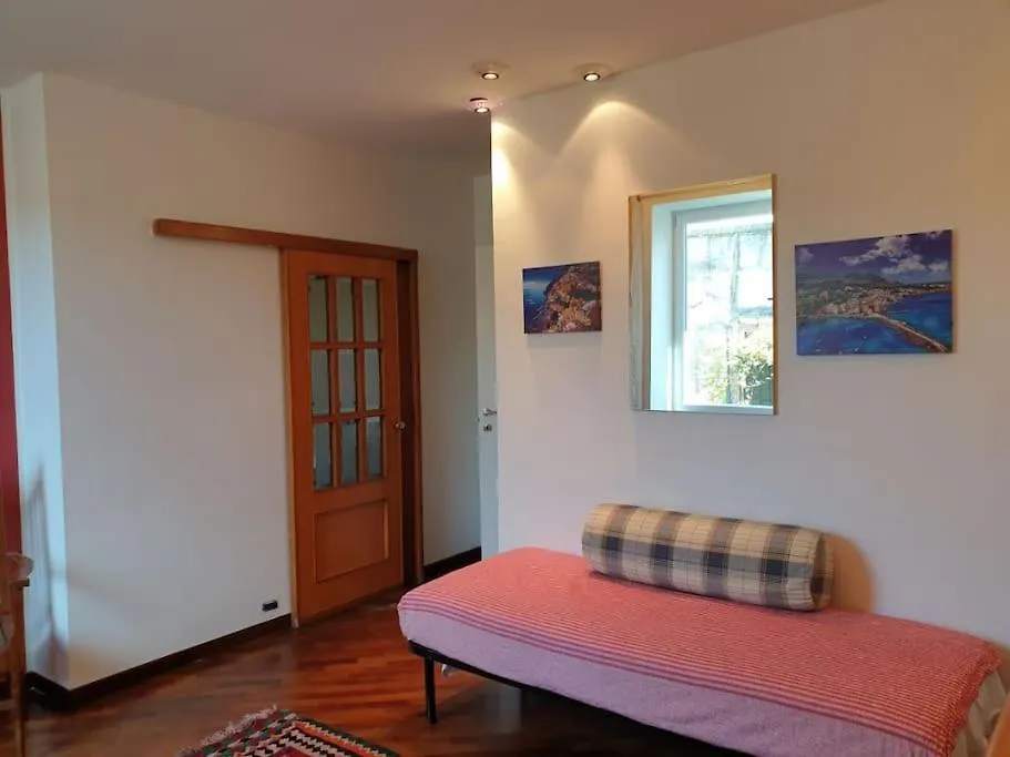 Lovely 11 Guests Flat, Via Tribunali, City Center! Nápoles
