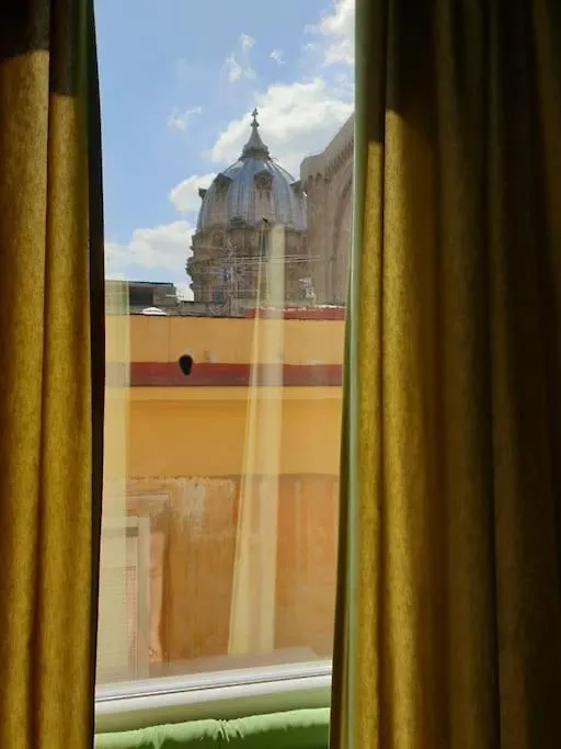 Apartamento Lovely 11 Guests Flat, Via Tribunali, City Center! Nápoles