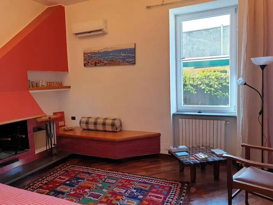 Διαμέρισμα Lovely 11 Guests Flat, Via Tribunali, City Center! Νάπολη
